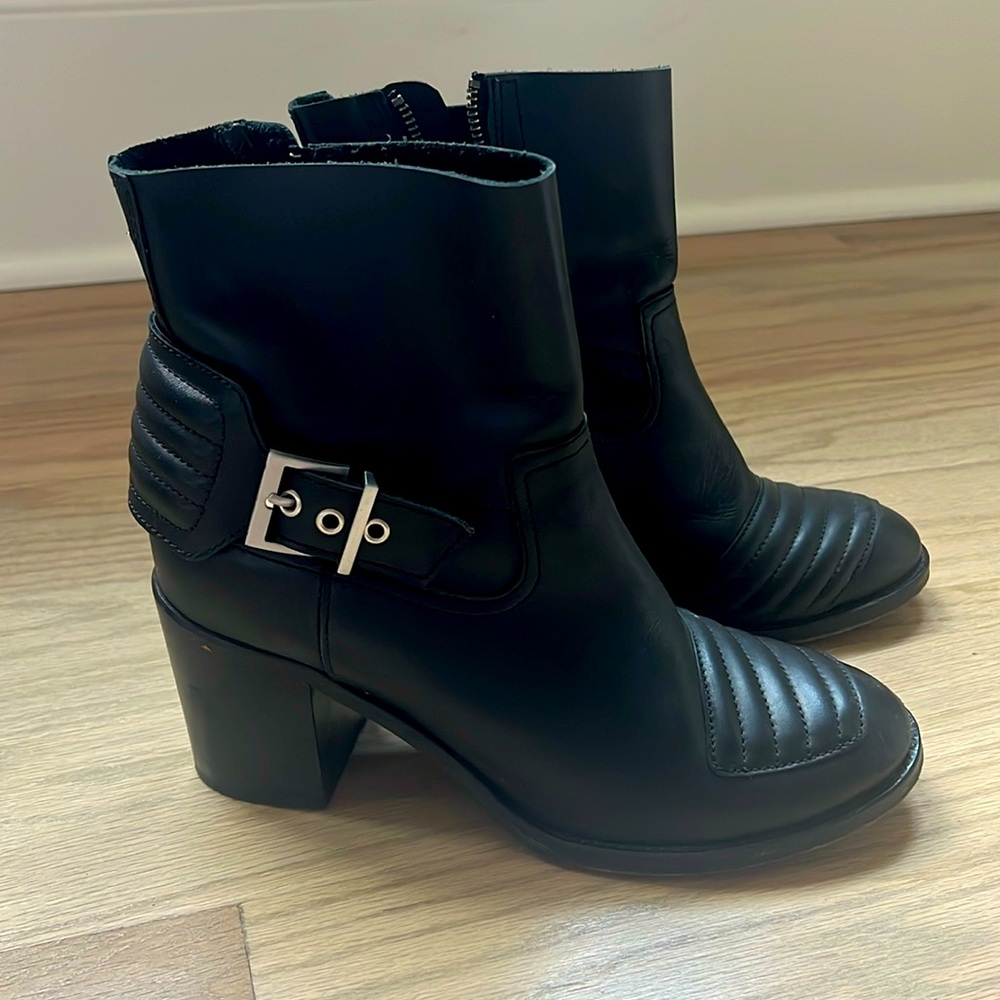 Zadig & Voltaire Black boots, size EU 40 (similar to 9.5 or 10 US). Gorgeous!